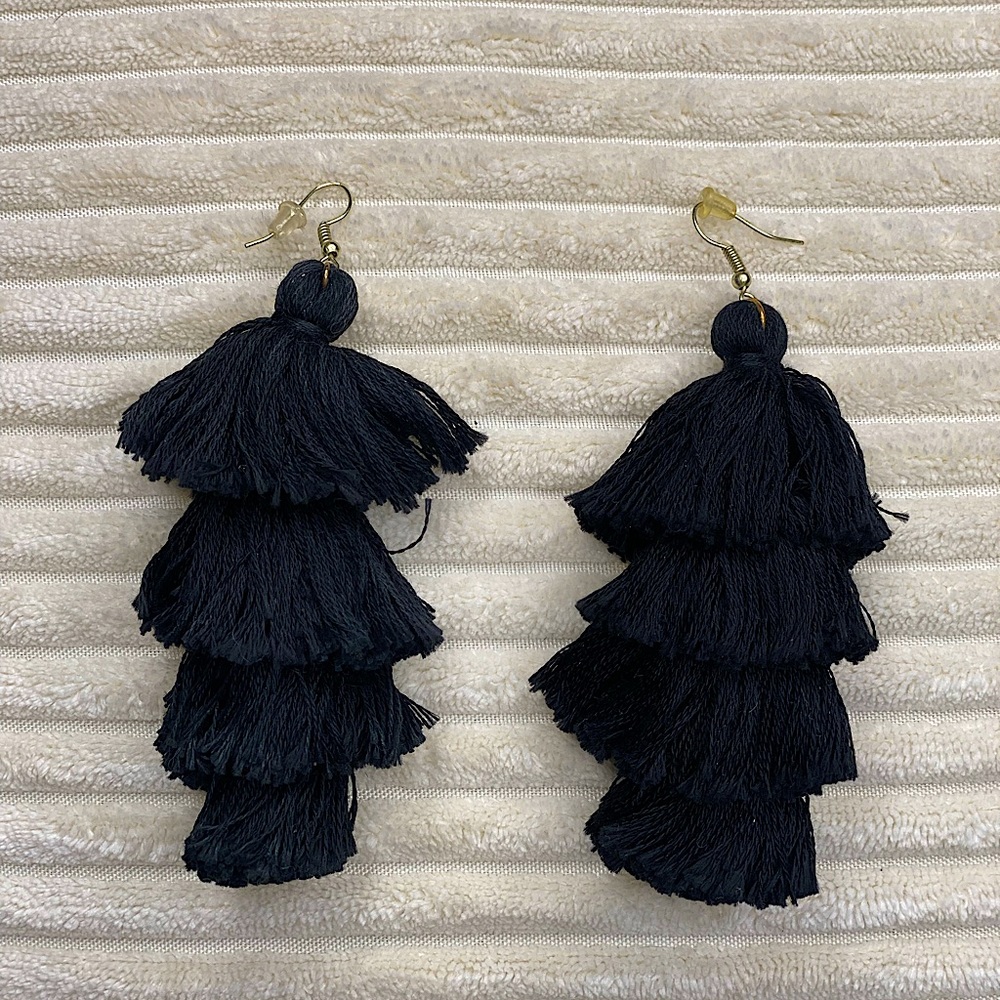 Fun, boho thread earrings!